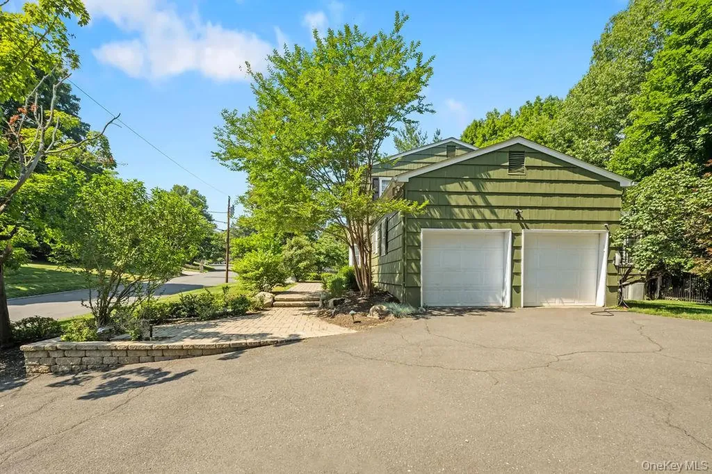 21 Ardsley Drive New City NY 10956
