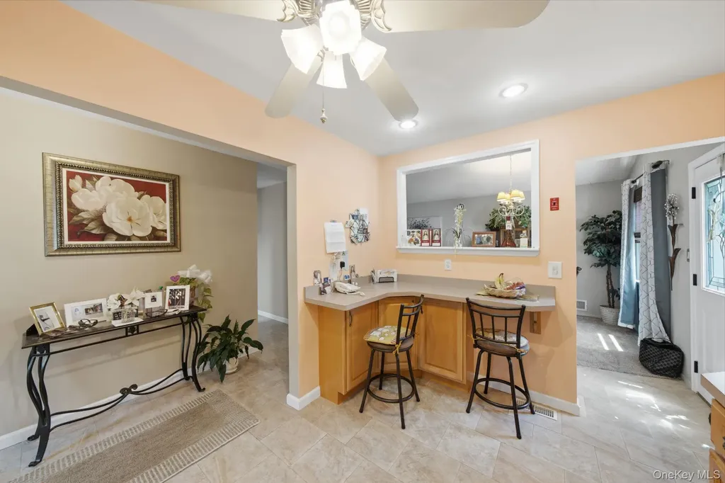 33 Wilshire Drive North Babylon NY 11703