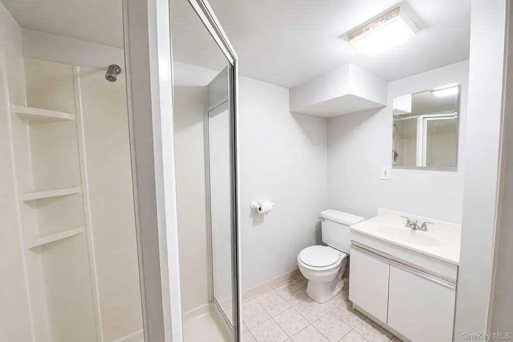 33 Wilshire Drive North Babylon NY 11703