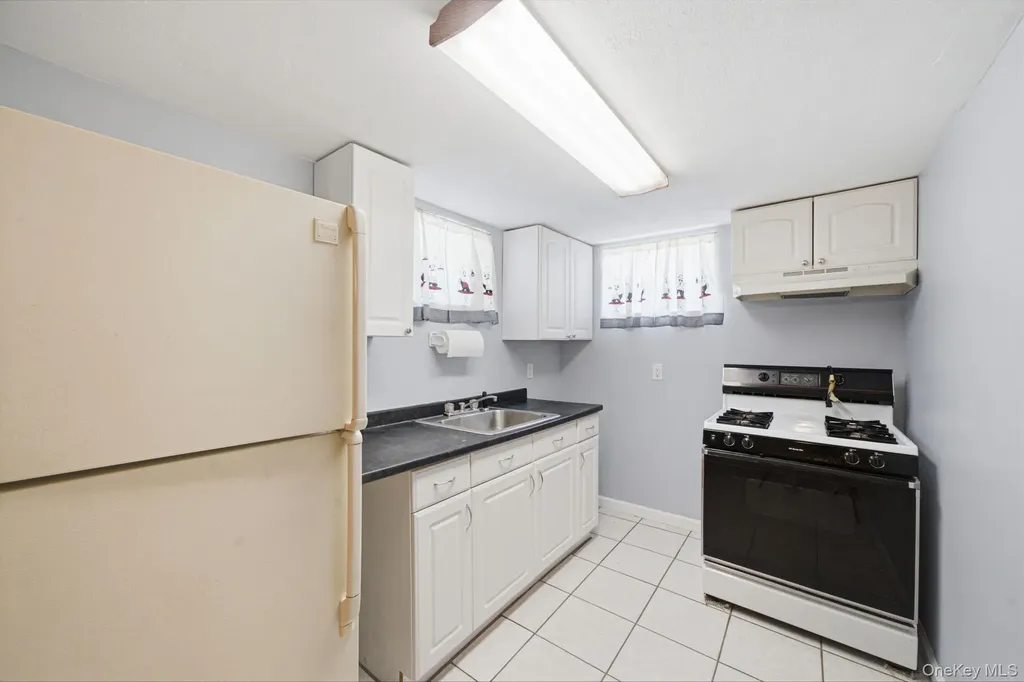 33 Wilshire Drive North Babylon NY 11703