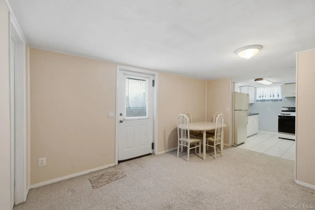 33 Wilshire Drive North Babylon NY 11703