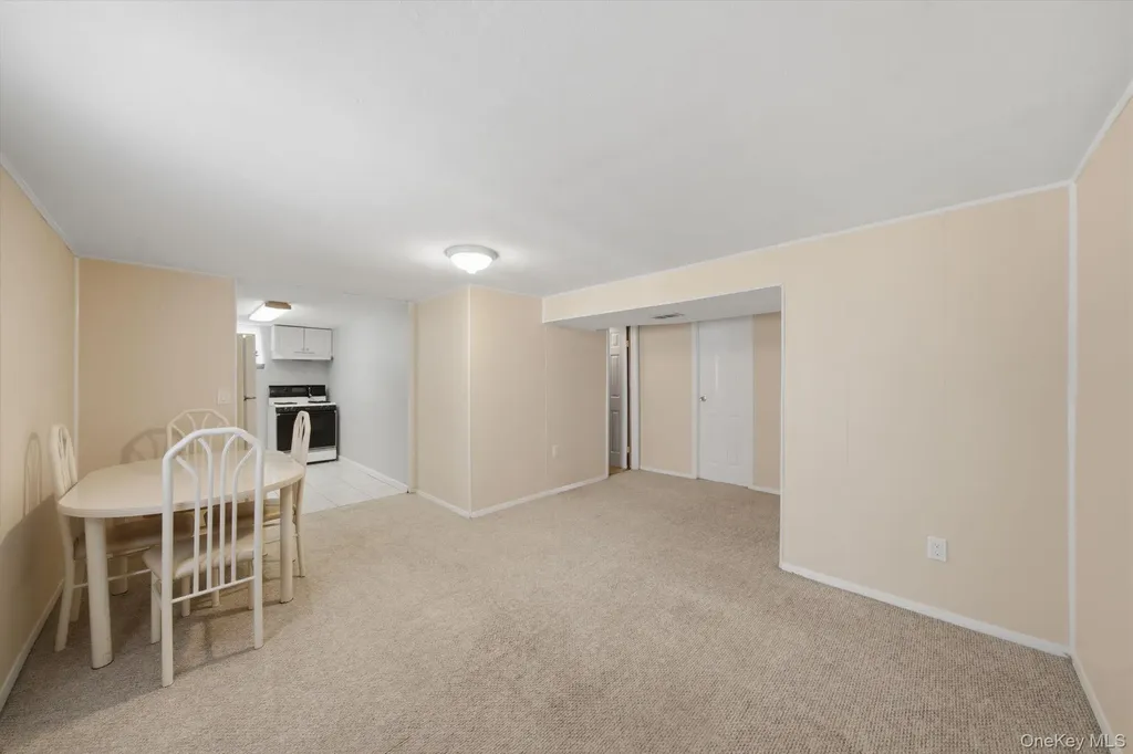 33 Wilshire Drive North Babylon NY 11703