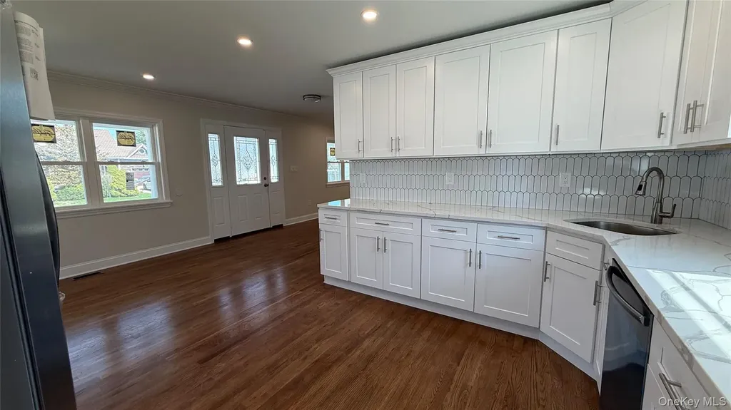 211 4th Avenue West Babylon NY 11704