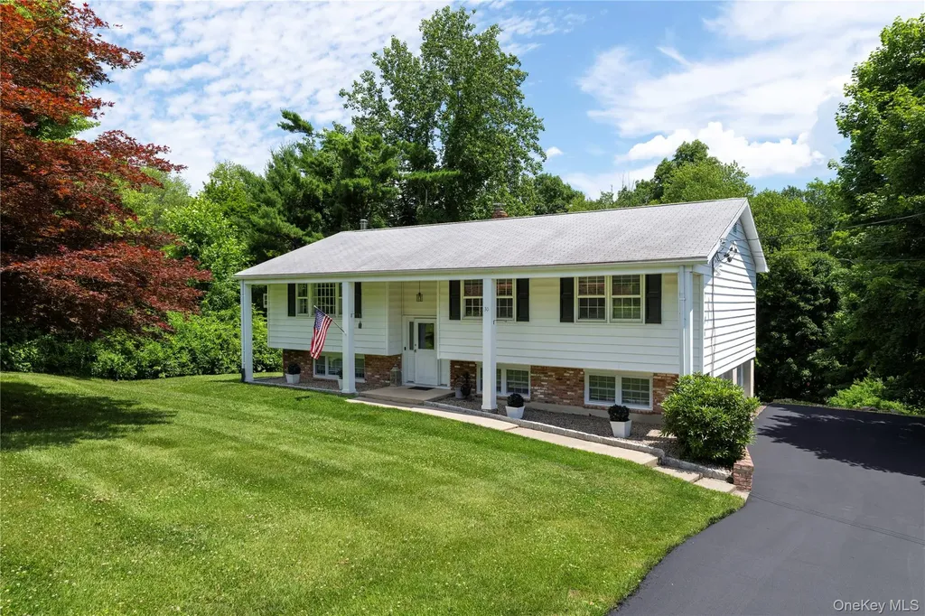 30 Ridgeview Avenue Mahopac NY 10541