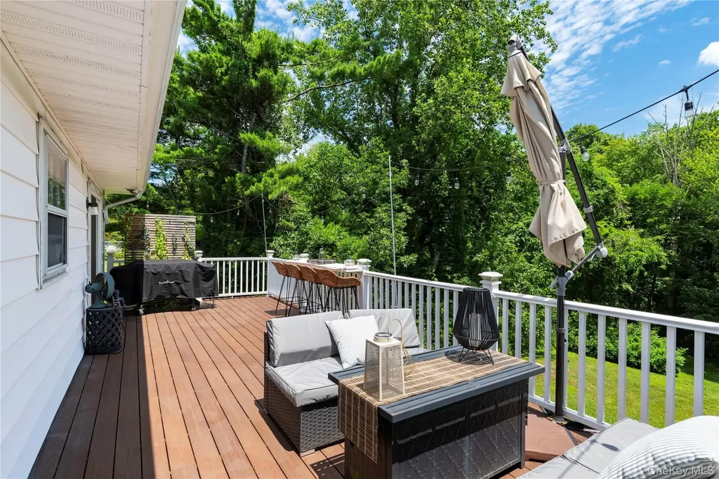 30 Ridgeview Avenue Mahopac NY 10541