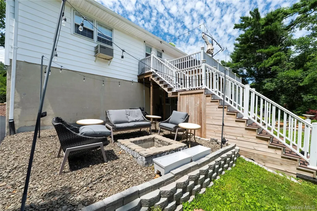 30 Ridgeview Avenue Mahopac NY 10541