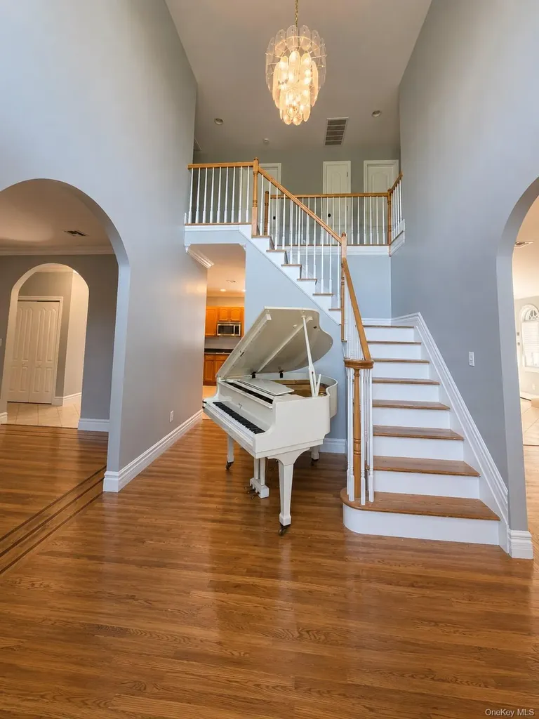8 Brian Court Salisbury Mills NY 12577