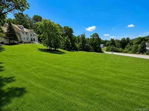 8 Brian Court Salisbury Mills NY 12577