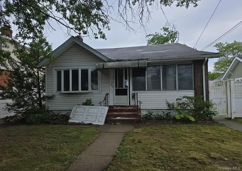 1844 Browning Street North Baldwin NY 11510