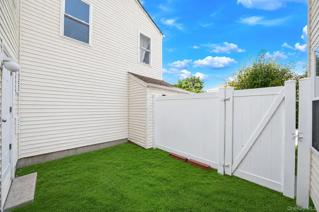 180 Lowndes Avenue Huntington Station NY 11746