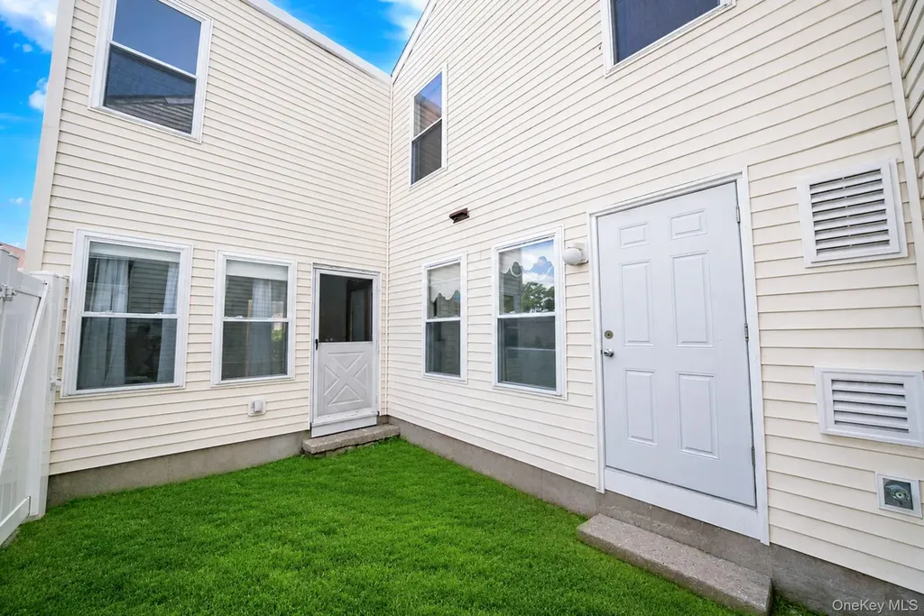 180 Lowndes Avenue Huntington Station NY 11746