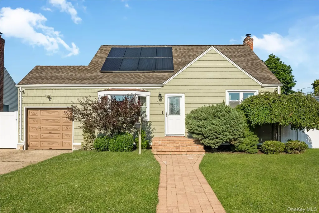 69 Louis Drive Farmingdale NY 11735