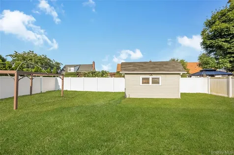 69 Louis Drive Farmingdale NY 11735