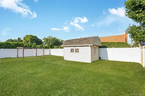 69 Louis Drive Farmingdale NY 11735