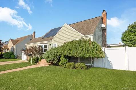 69 Louis Drive Farmingdale NY 11735