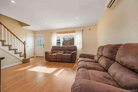69 Louis Drive Farmingdale NY 11735