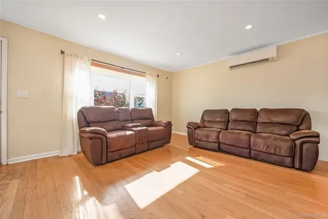 69 Louis Drive Farmingdale NY 11735