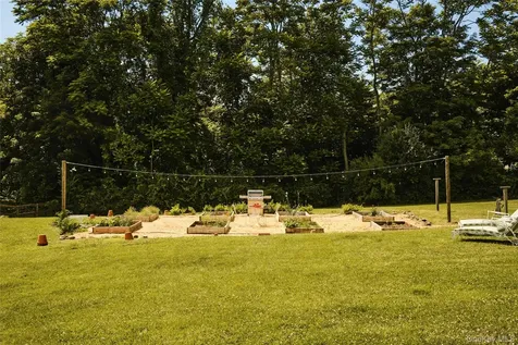 637 Route 308 Rhinebeck NY 12572