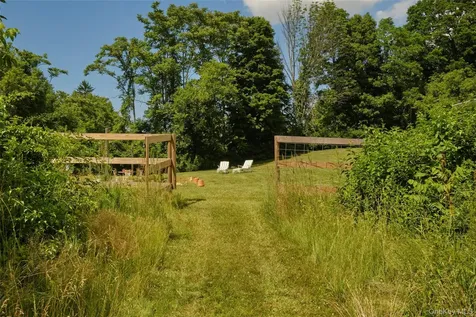 637 Route 308 Rhinebeck NY 12572