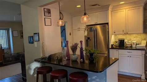 348 W 24th Street Deer Park NY 11729