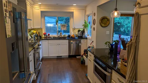 348 W 24th Street Deer Park NY 11729