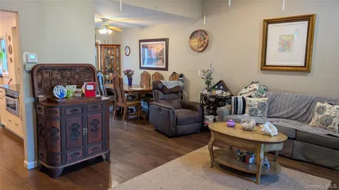 348 W 24th Street Deer Park NY 11729