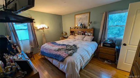 348 W 24th Street Deer Park NY 11729