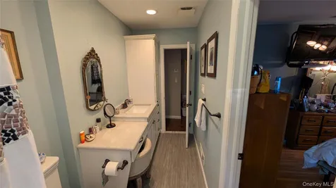 348 W 24th Street Deer Park NY 11729