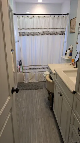 348 W 24th Street Deer Park NY 11729