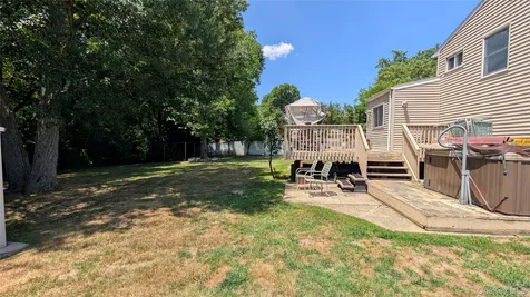 348 W 24th Street Deer Park NY 11729