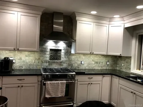 348 W 24th Street Deer Park NY 11729