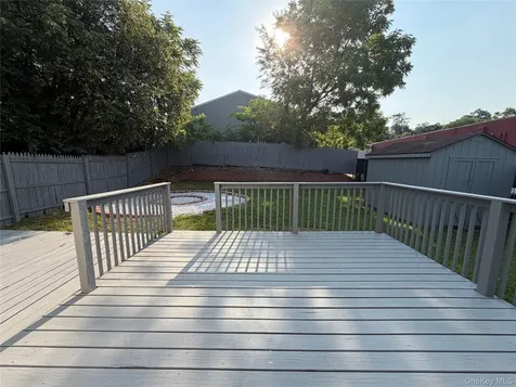 502 Harbor View Court Beacon NY 12508