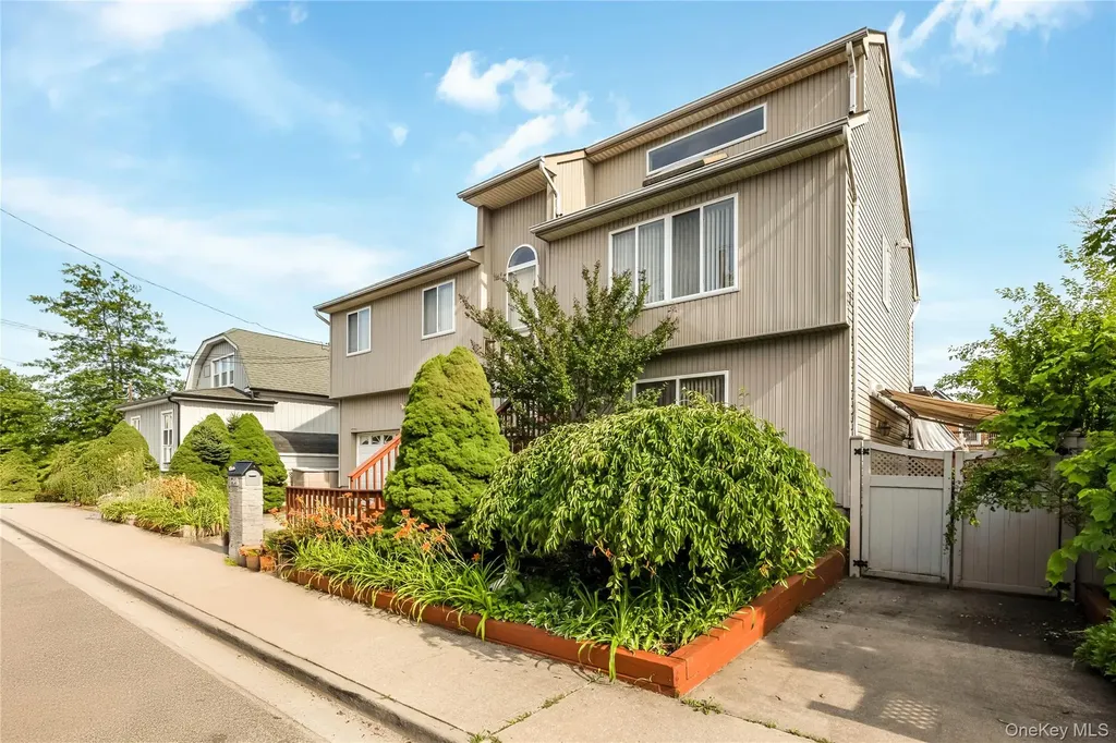 664 Arthur Street Baldwin NY 11510