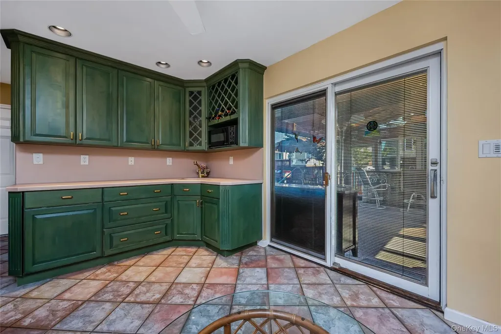 664 Arthur Street Baldwin NY 11510