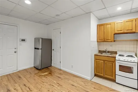 14 Bayville Avenue Bayville NY 11709
