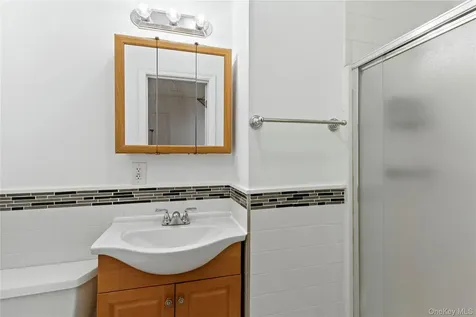 14 Bayville Avenue Bayville NY 11709