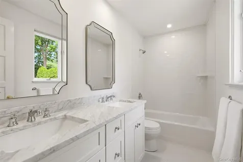 86 White Hill Road Cold Spring Harbor NY 11724