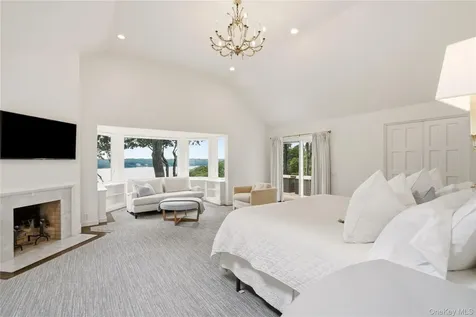 86 White Hill Road Cold Spring Harbor NY 11724
