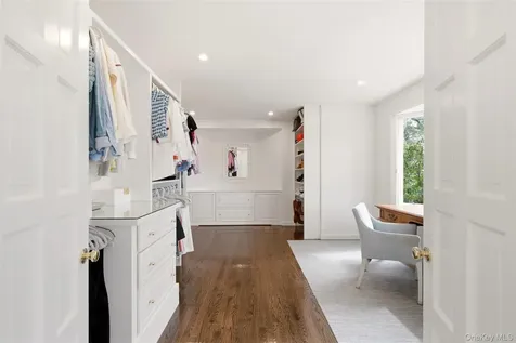 86 White Hill Road Cold Spring Harbor NY 11724