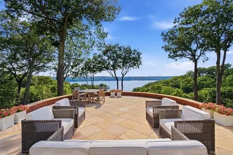 86 White Hill Road Cold Spring Harbor NY 11724