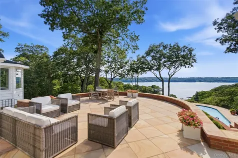 86 White Hill Road Cold Spring Harbor NY 11724