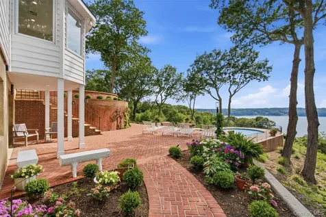 86 White Hill Road Cold Spring Harbor NY 11724