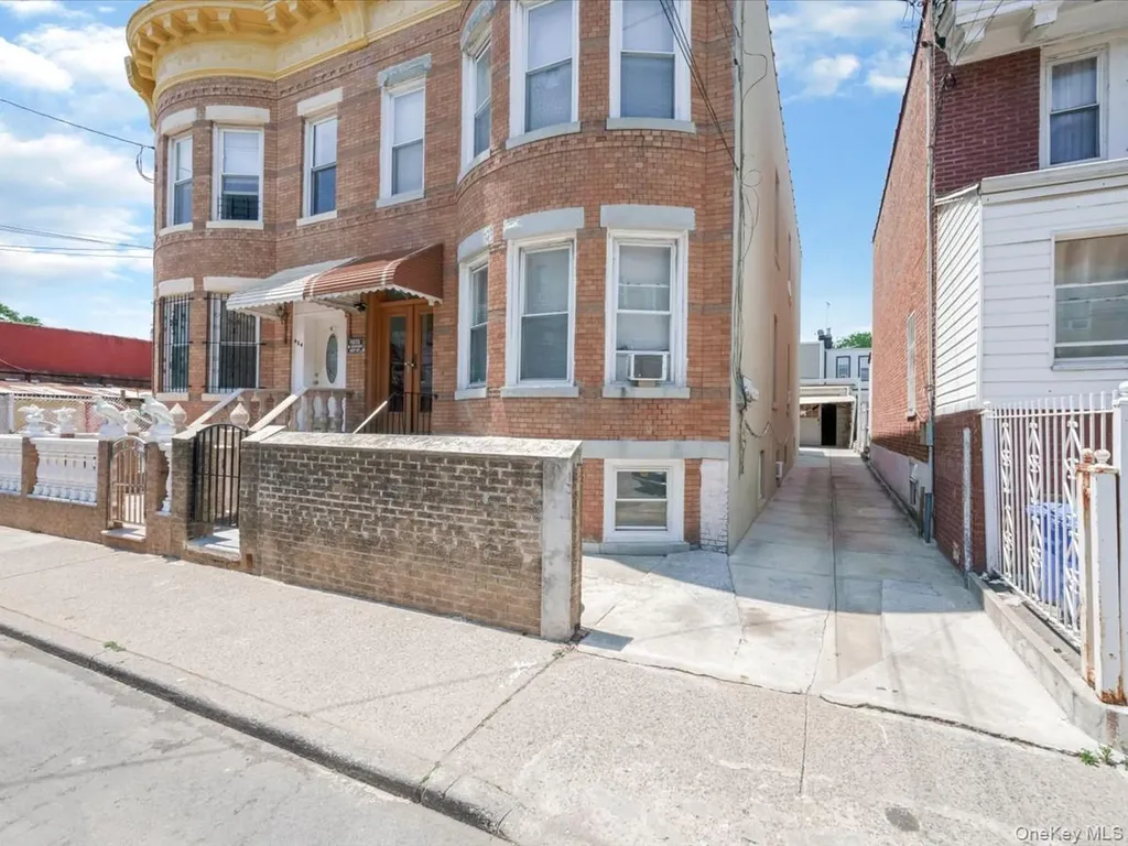 452 Lincoln Avenue Brooklyn NY 11208