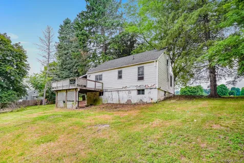 30 Smith Road Pleasant Valley NY 12569