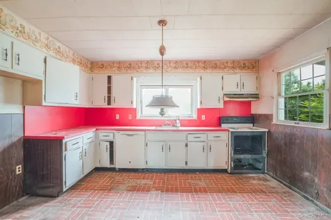 30 Smith Road Pleasant Valley NY 12569