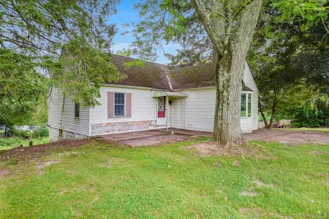 30 Smith Road Pleasant Valley NY 12569