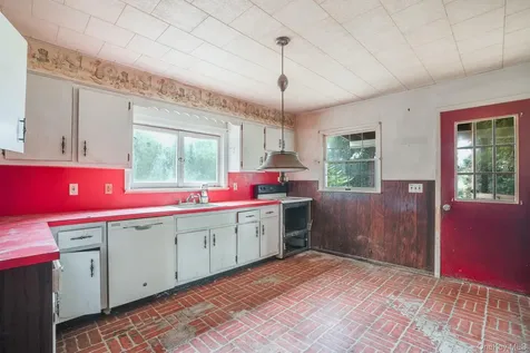 30 Smith Road Pleasant Valley NY 12569