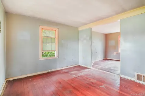 30 Smith Road Pleasant Valley NY 12569