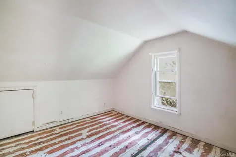 30 Smith Road Pleasant Valley NY 12569