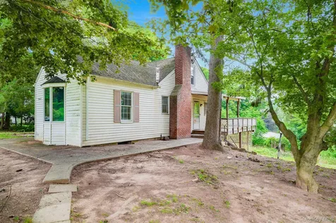 30 Smith Road Pleasant Valley NY 12569